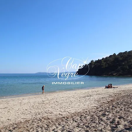 T2 Pour 4 Personnes Vue A 50m De La De Pramousquier Le Rayol-Canadel-sur-Mer